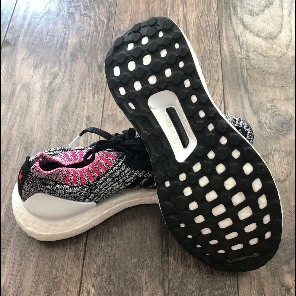ADIDAS ULTRA BOOST RUNNING SNEAKERS SIZE 7 - Picture 3 of 4